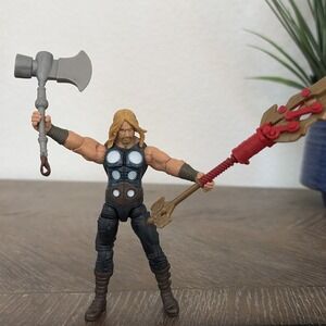 Marvel Universe Avengers BATTLE HAMMER THOR Comic Series 02 Ultimates 2011 Toy